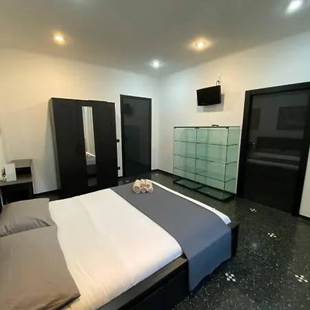 ゲストハウス Martel - Centro Brignole